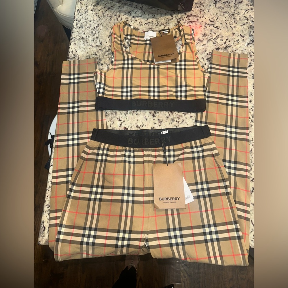 Burberry Vintage Check Sports bra & Leggings set